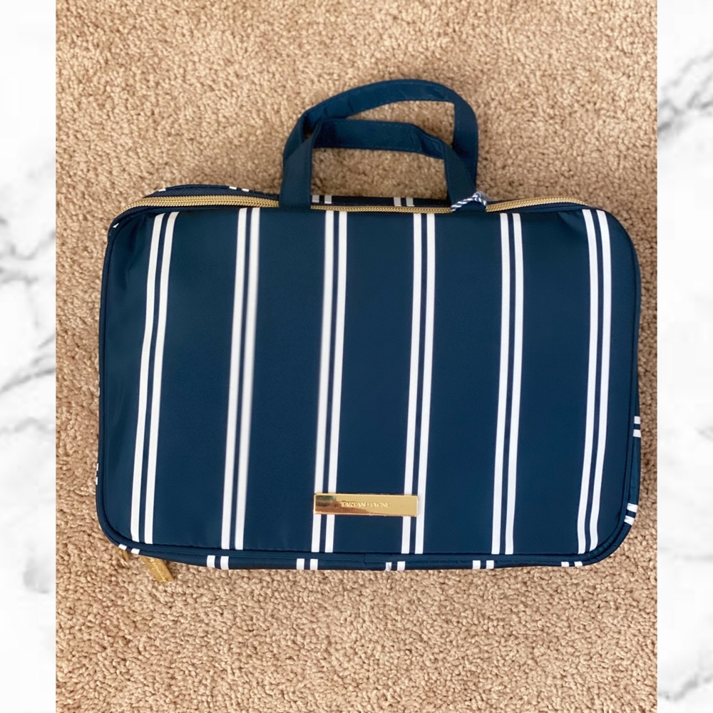 🆕💙✨Deluxe Weekender Makeup/Toiletry Bag💙✨